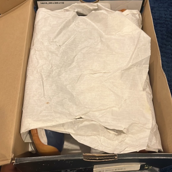 Air Jordan 11 Retro Low GS ‘Navy Gum’ - Picture 3 of 7